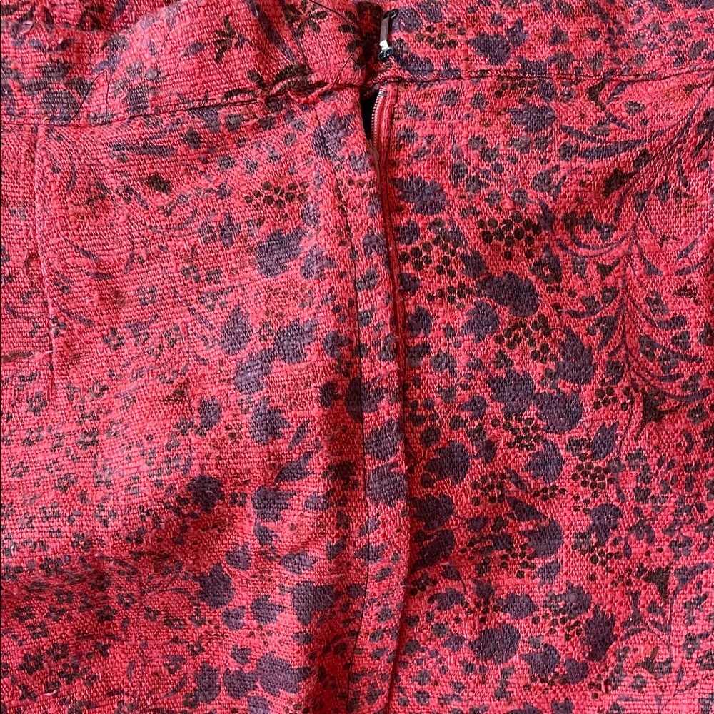 Red Patterned Pencil Skirt - Picture 5 of 8